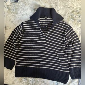 J. Crew Men's Navy and White V-Neck Sweater